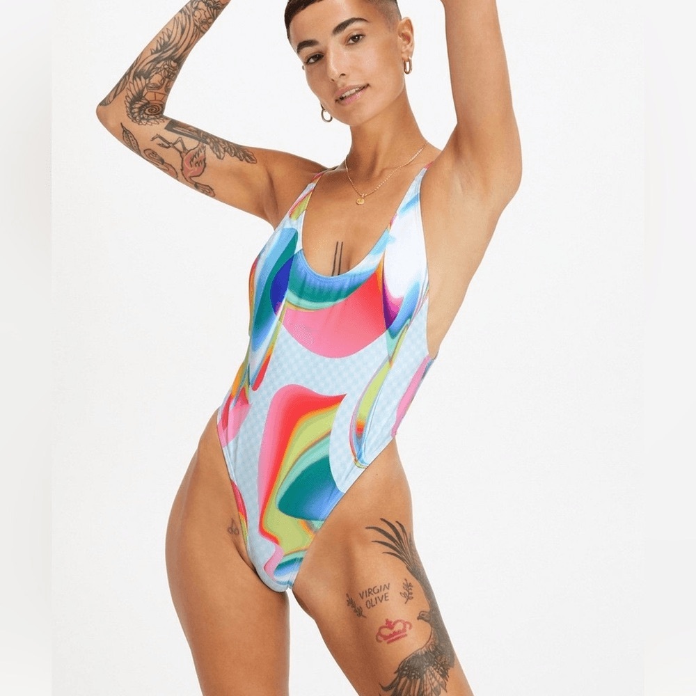 Fabletics Colorful Abstract One-Piece Swimsuit. Carnival low back.